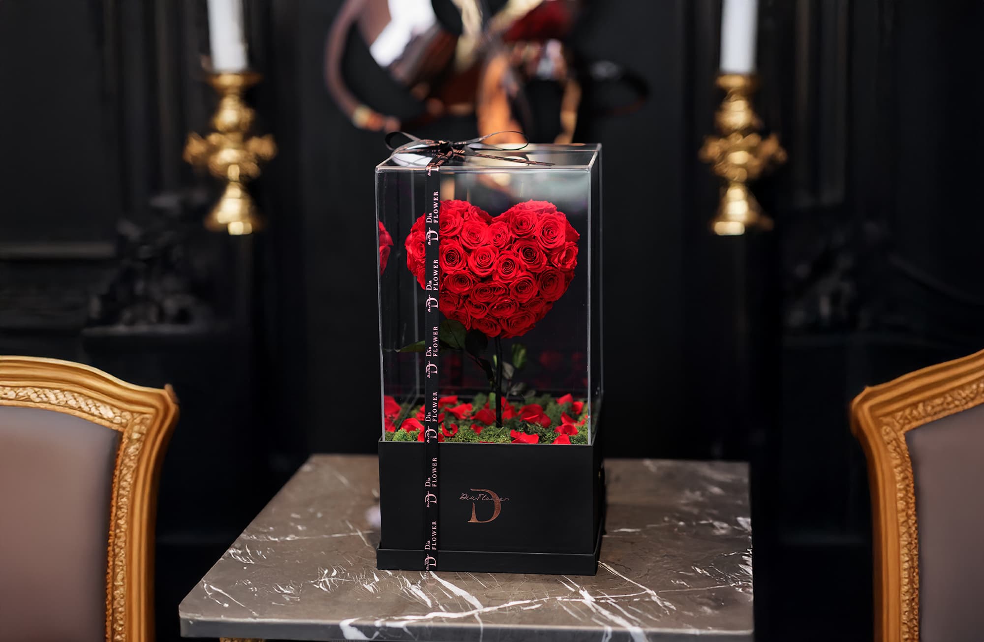 Modern acrylic box with preserved roses